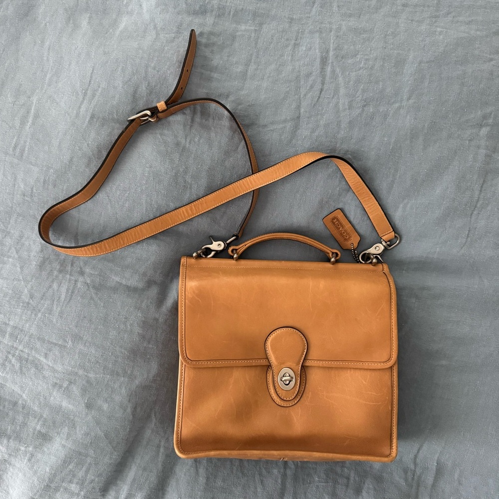 Vintage Coach Willis bag EUC with hang tag & strap